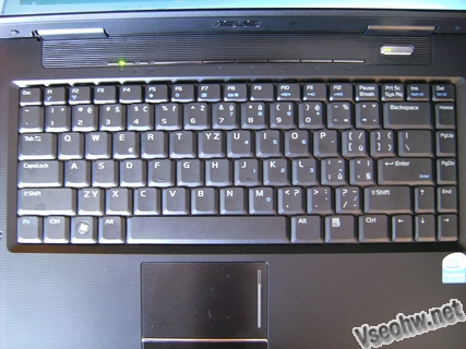 Asus X80L-4P083(P) – Malý, levný a výkonný studentský notebook